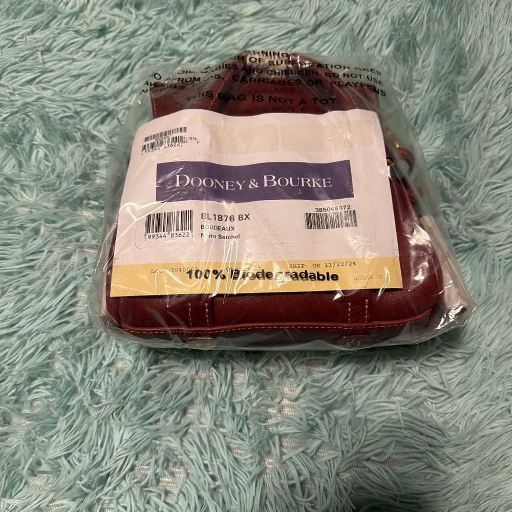 Elegant Burgundy DOONEY AND BOURKE Handbag Supple Italian Florentine leather. - Picture 2 of 5